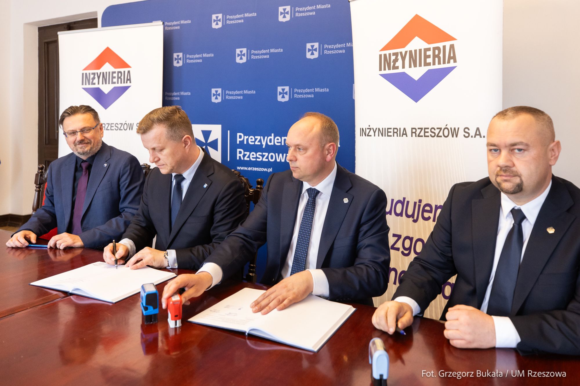 zdjęcie z podpisana umowy na budowę zbiornika retencyjnego na terenie rzeszowskiej oczyszczalni ścieków, fot. Grzegorz Bukała, Urząd Miasta Rzeszowa