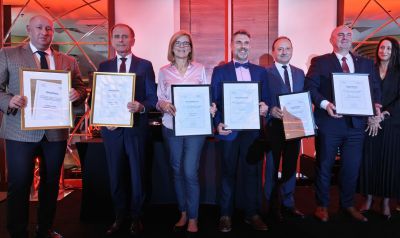 zdjęcia z gali z wreczenia wyróznienia w kategorii "Dobre Praktyki Organizacji i Zarządzania w Administracji Samorządowej" w ogólnopolskim konkursie "Sekrety Zarządzania"