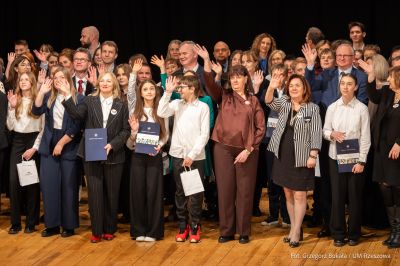 Zdjecie do artykułu  Prezydent przyznał stypendia dla najlepszych uczniów 
