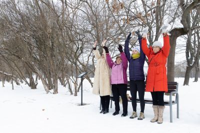 Konferencja prasowa na rzeszowskich Bulwarach podsumowująca projekt "Aktywna Ławka"
