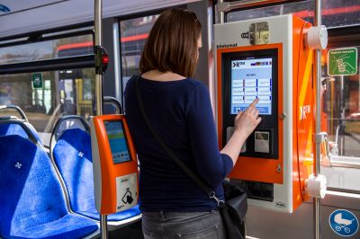 zdjęcie przedstawia kasownik w komunikacji miejskiej w Rzeszowie, fot. Tadeusz Poźniak