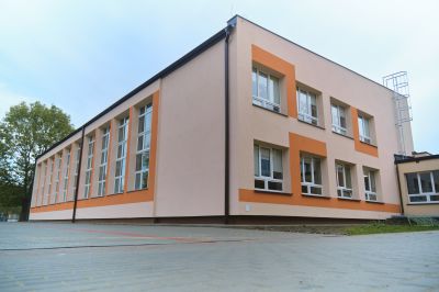 zdjęcie modernizacji budynku i otoczenia Szkoły Podstawowej nr 16 w Rzeszowie, fot. Marcin Piecyk, Urząd Miasta Rzeszowa