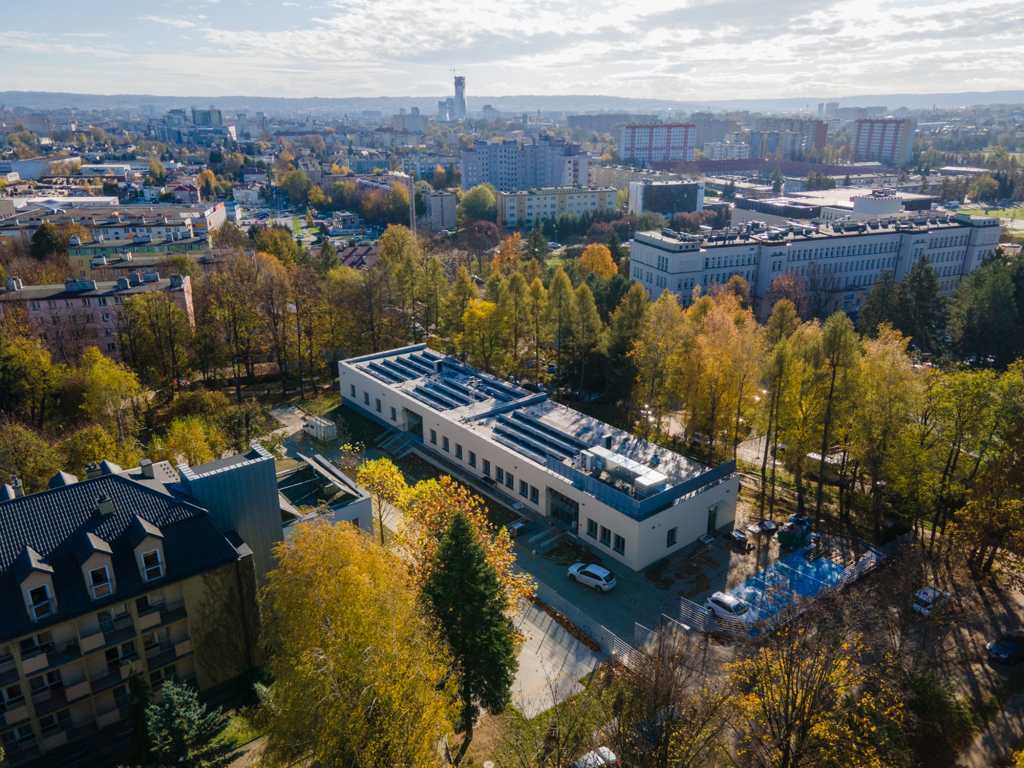 zdjęcie przedstawiające budowę Centrum Opiekuńczo-Mieszkalnego dla os&oacute;b z niepełnosprawnością przy ul. Sucharskiego w Rzeszowie, fot. Grzegorz Bukała, Urząd Miasta Rzeszowa