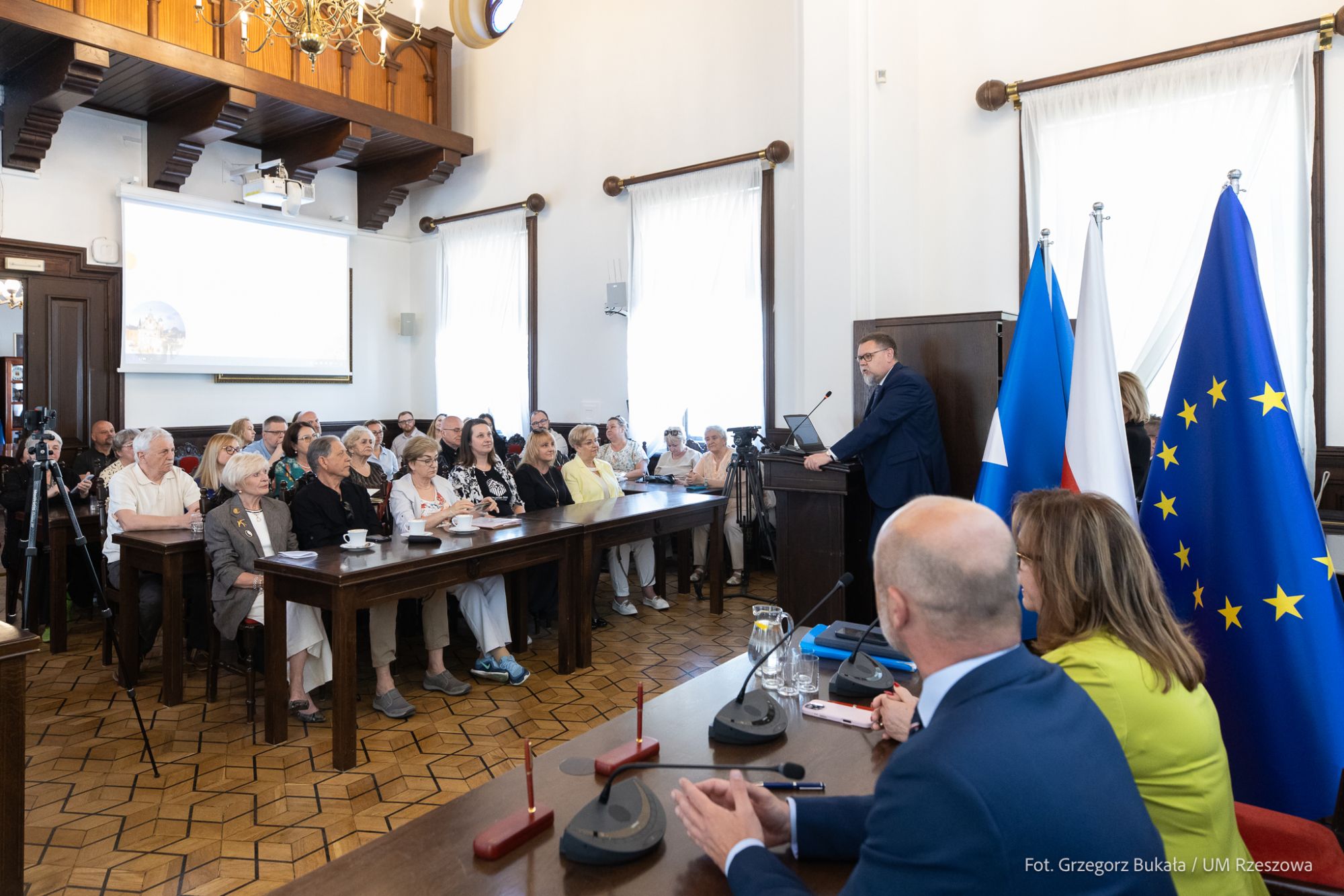 zdjęcie z uroczystego podpisywania um&oacute;w z organizacjami pozarządowymi w Rzeszowie, fot. Grzegorz Bukała, Urząd Miasta Rzeszowa