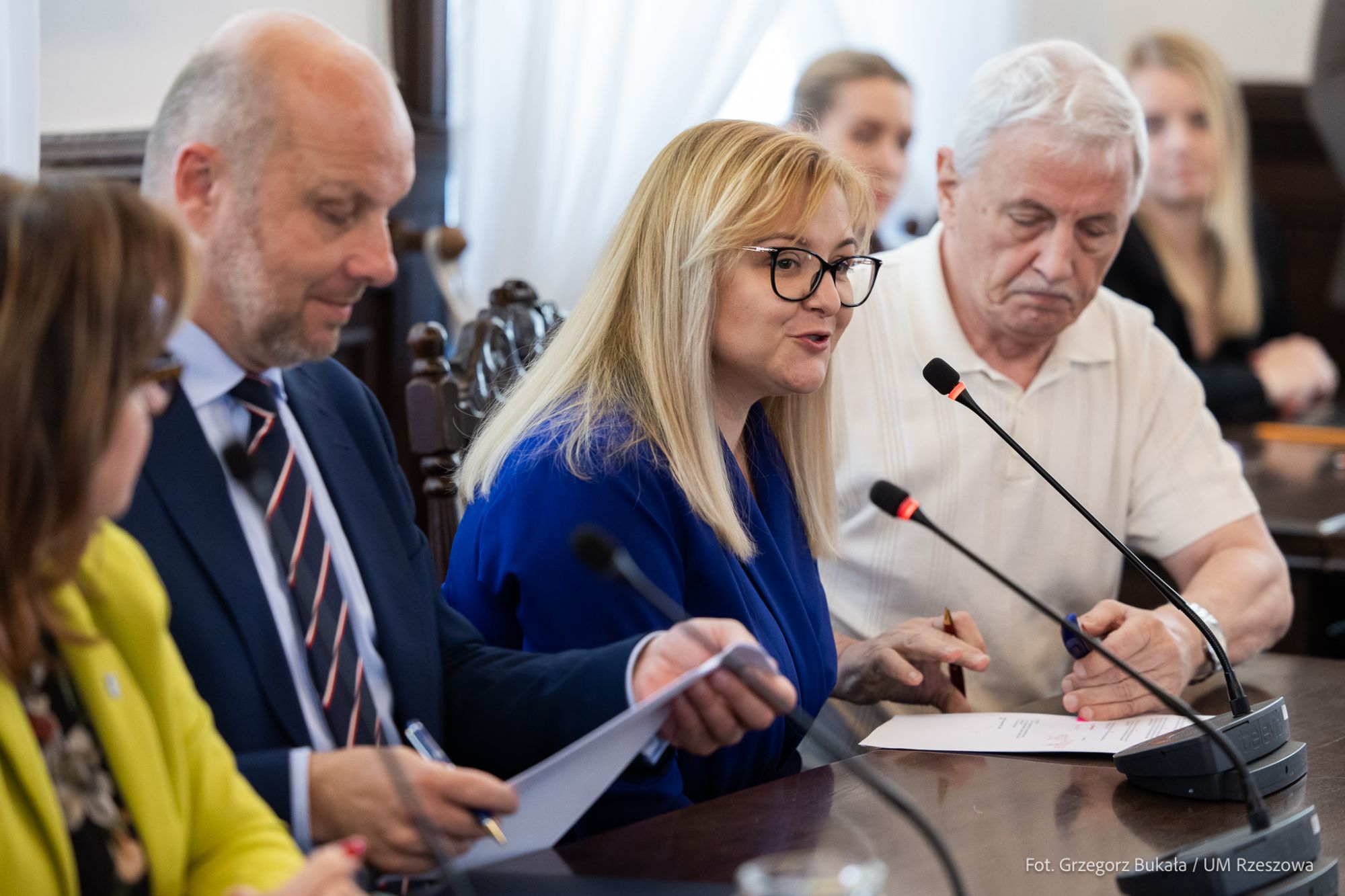 zdjęcie z uroczystego podpisywania um&oacute;w z organizacjami pozarządowymi w Rzeszowie, fot. Grzegorz Bukała, Urząd Miasta Rzeszowa