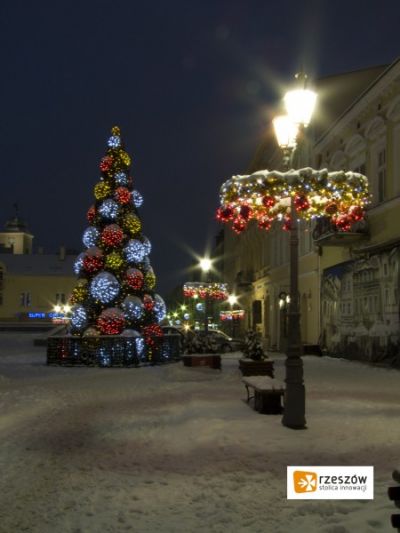 Oświetlenie świąteczne ulic Rzeszowa. Fot. Bogdan Szczupaj