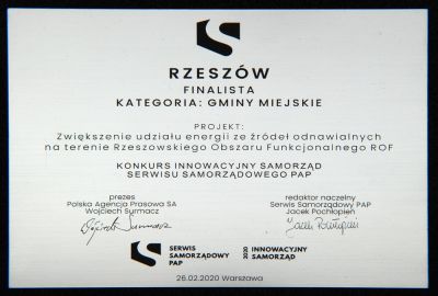 Dyplom w konkursie Innowacyjny Samorząd za projekt "Zwiększenie udziału energii ze źr&oacute;deł odnawialnych na terenie Rzeszowskiego Obszaru Funkcjonalnego ROF"