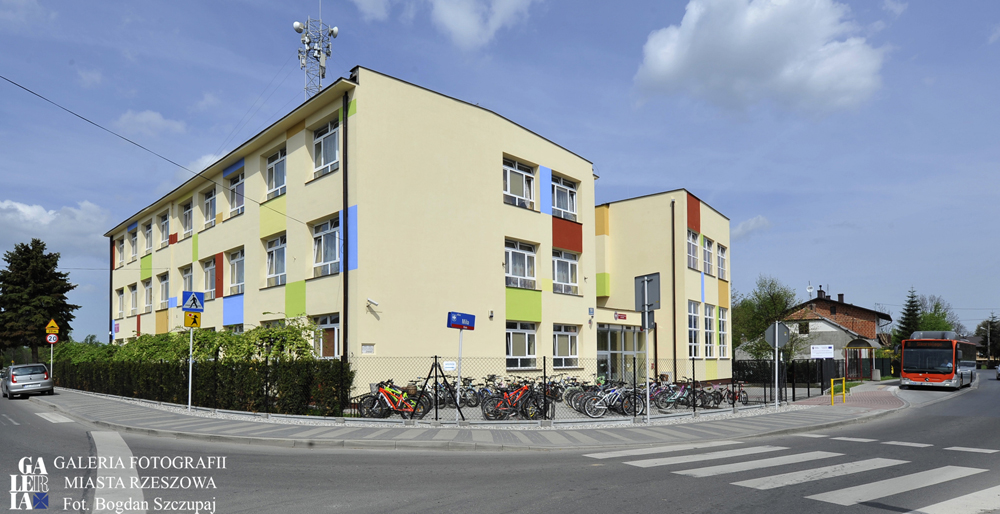 Rozbudowana Szkoła Podstawowa Nr 9