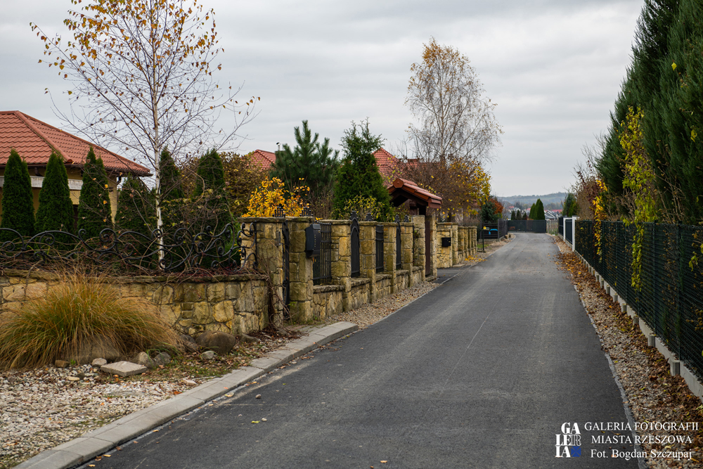 Remont bocznej ul. Senatorskiej