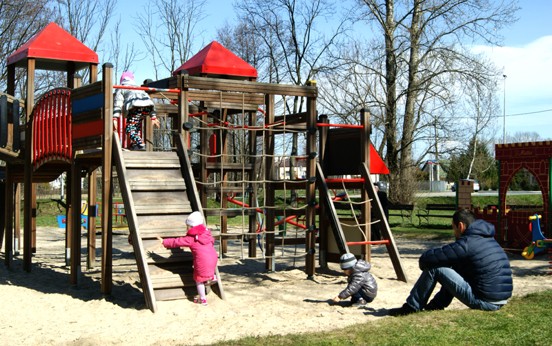 Budowa i doposażenie placu zabaw w Parku im. Szafera 