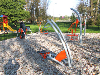 Budowa siłowni na powietrzu wraz z rozbudową placu zabaw w Parku im. Szafera 