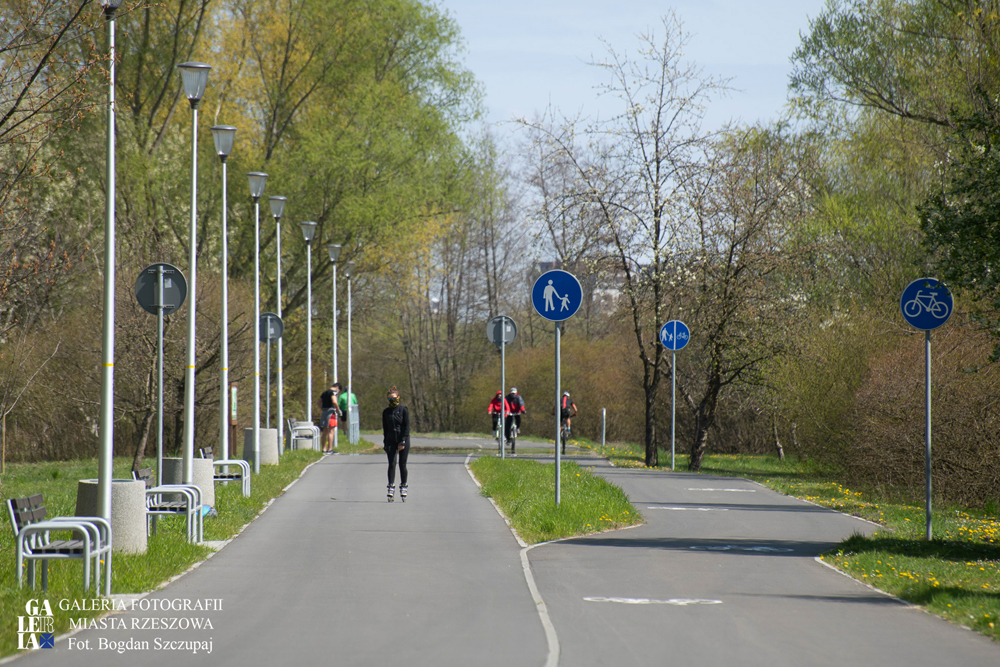 Poszerzona ścieżka rowerowa od Lisiej G&oacute;ry do ul. Jarowej