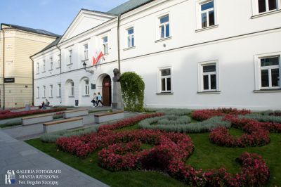 I Liceum Og&oacute;lnokształcące