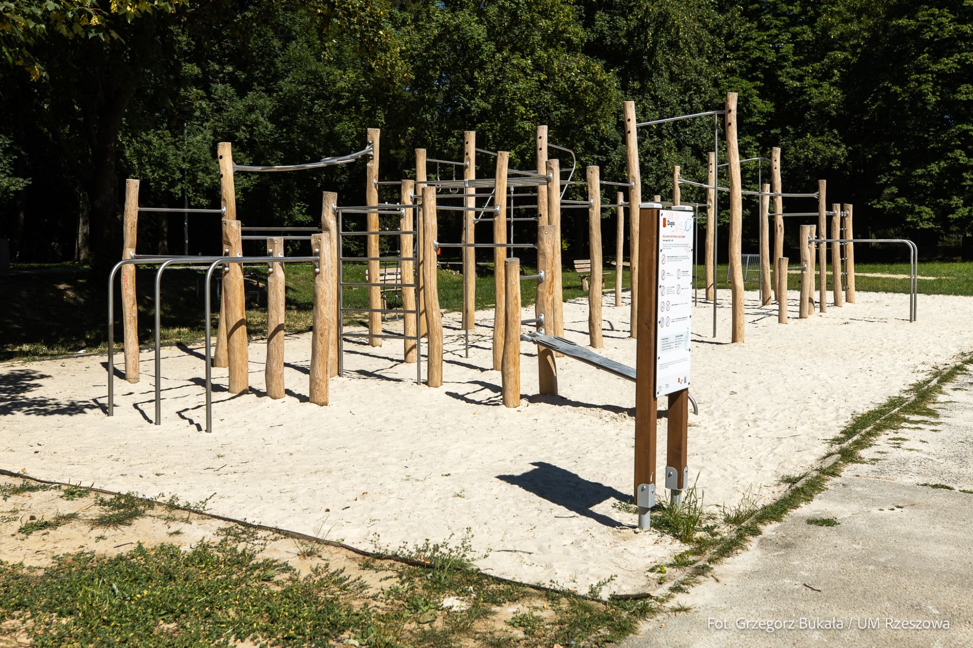 zdjęcie z nowego placu zabaw w rzeszowskim Parku Sybirak&oacute;w, fot. Grzegorz Bukała, Urząd Miasta Rzeszowa