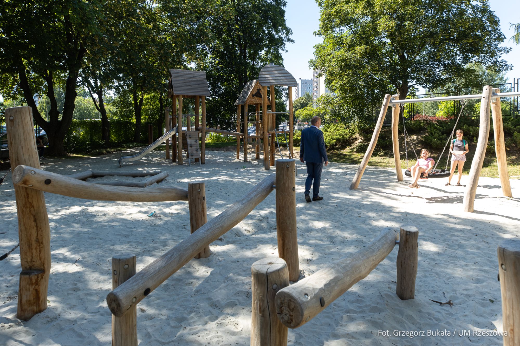 zdjęcie z nowego placu zabaw w rzeszowskim Parku Sybirak&oacute;w, fot. Grzegorz Bukała, Urząd Miasta Rzeszowa