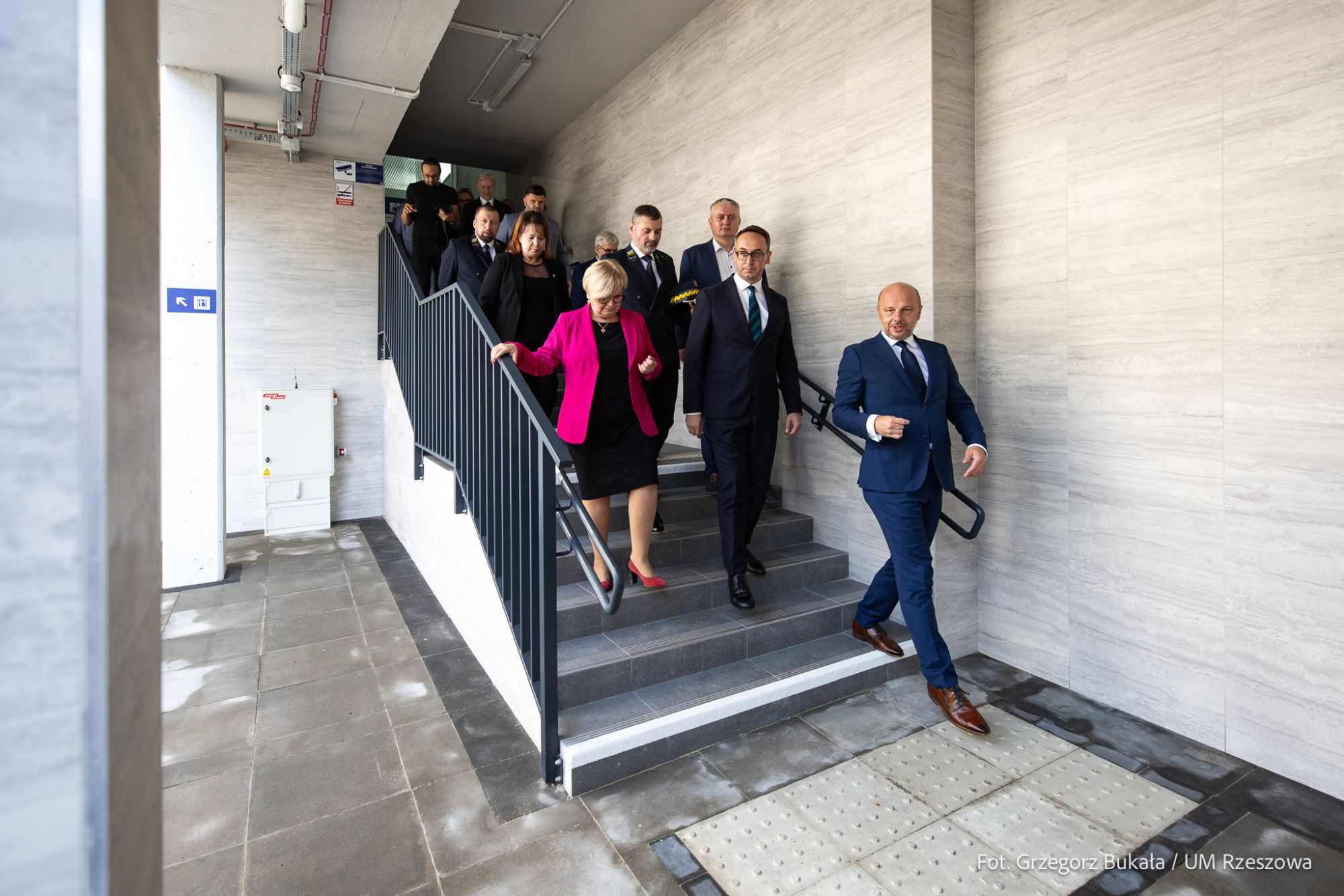 zdjęcie z oficjalnego oddania zmodernizowanego kolejowego Dworca Gł&oacute;wnego w Rzeszowie, fot. Grzegorz Bukała, Urząd Miasta Rzeszowa