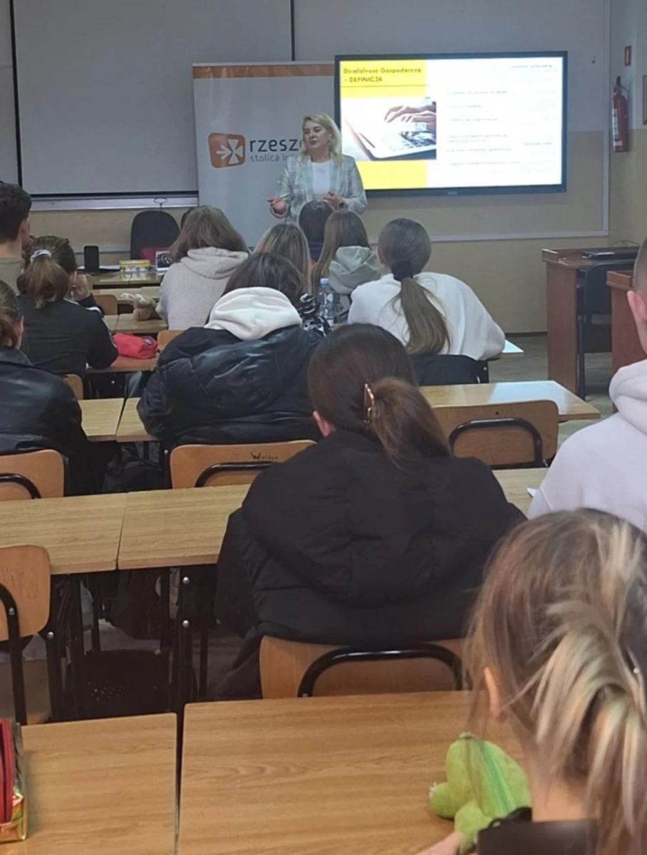 zdjęcie ze spotkania z uczniami z Zespołu Szkół Agro przedsiębiorczości im. Mikołaja Kopernika w Rzeszowie