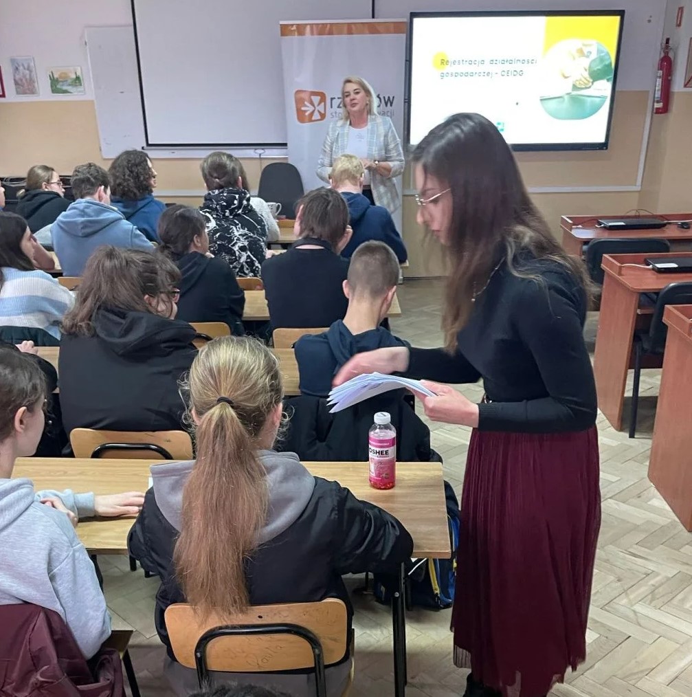 zdjęcie ze spotkania z uczniami z Zespołu Szkół Agro przedsiębiorczości im. Mikołaja Kopernika w Rzeszowie