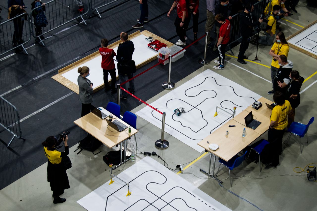 XChallenge - największe zawody robot&oacute;w w Polsce | J. Burlikowska