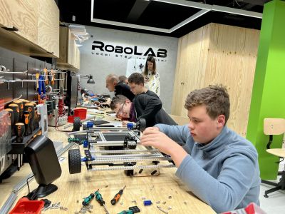 RoboLAB | wyjątkowe warsztaty robotyczne kt&oacute;re pozwalają zostać konstruktorem