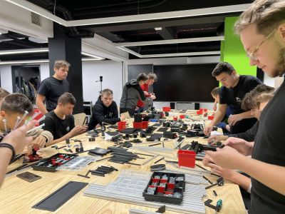 RoboLAB | wyjątkowe warsztaty robotyczne kt&oacute;re pozwalają zostać konstruktorem