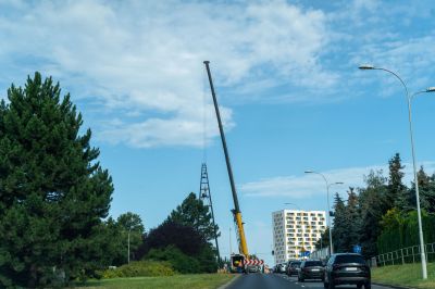 Zdjęcie z montażu najnowszego rzeszowskiego pomnika "Drabina do nieba",fot. Adam Lampart,Urząd Miasta Rszeszowa