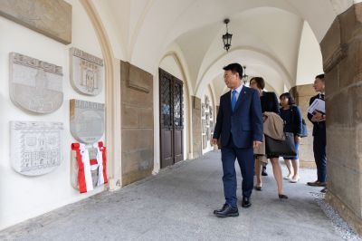 Podpisanie umowy partnerskiej przez Burmistrza miasta Sacheon oraz Prezydenta Miasta Rzeszowa, fot. Grzegorz Bukała, Urząd Miasta Rzeszowa