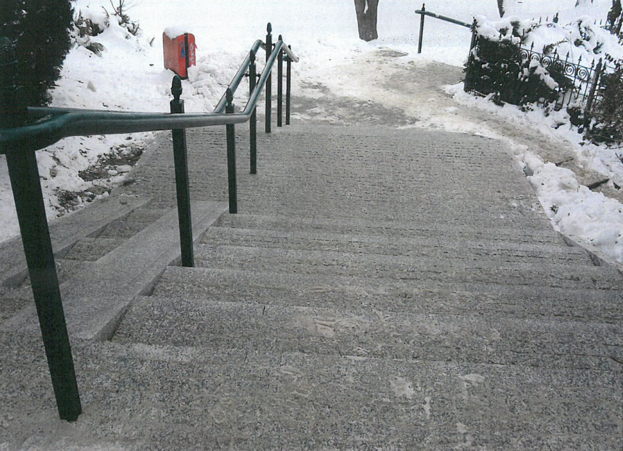 Schody prowadzące z Placu Śreniawit&oacute;w do Zamku Lubomirskich