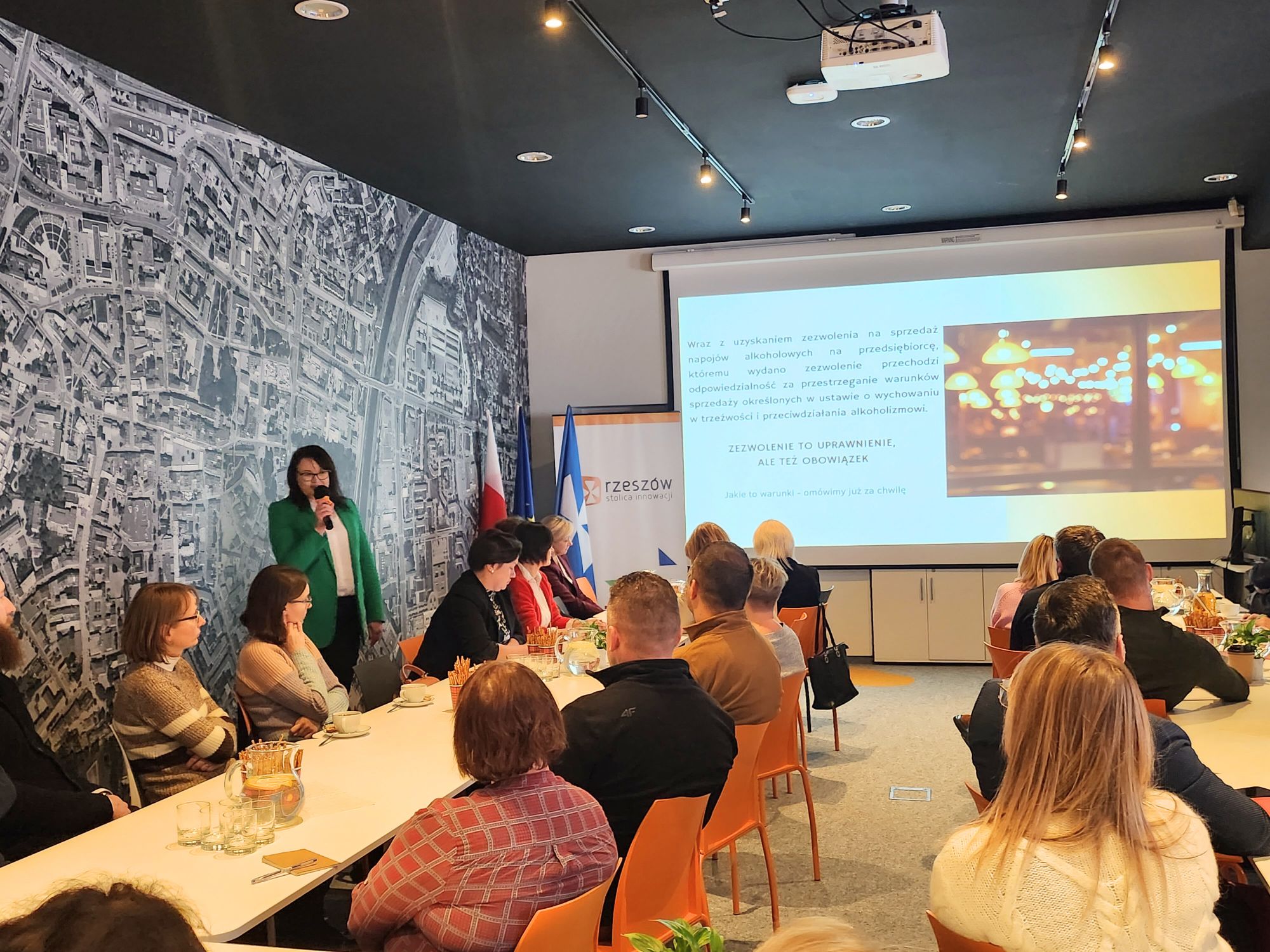 Spotkanie szkoleniowe dla przedsiębiorc&oacute;w prowadzących punkty sprzedaży napoj&oacute;w alkoholowych na terenie miasta Rzeszowa