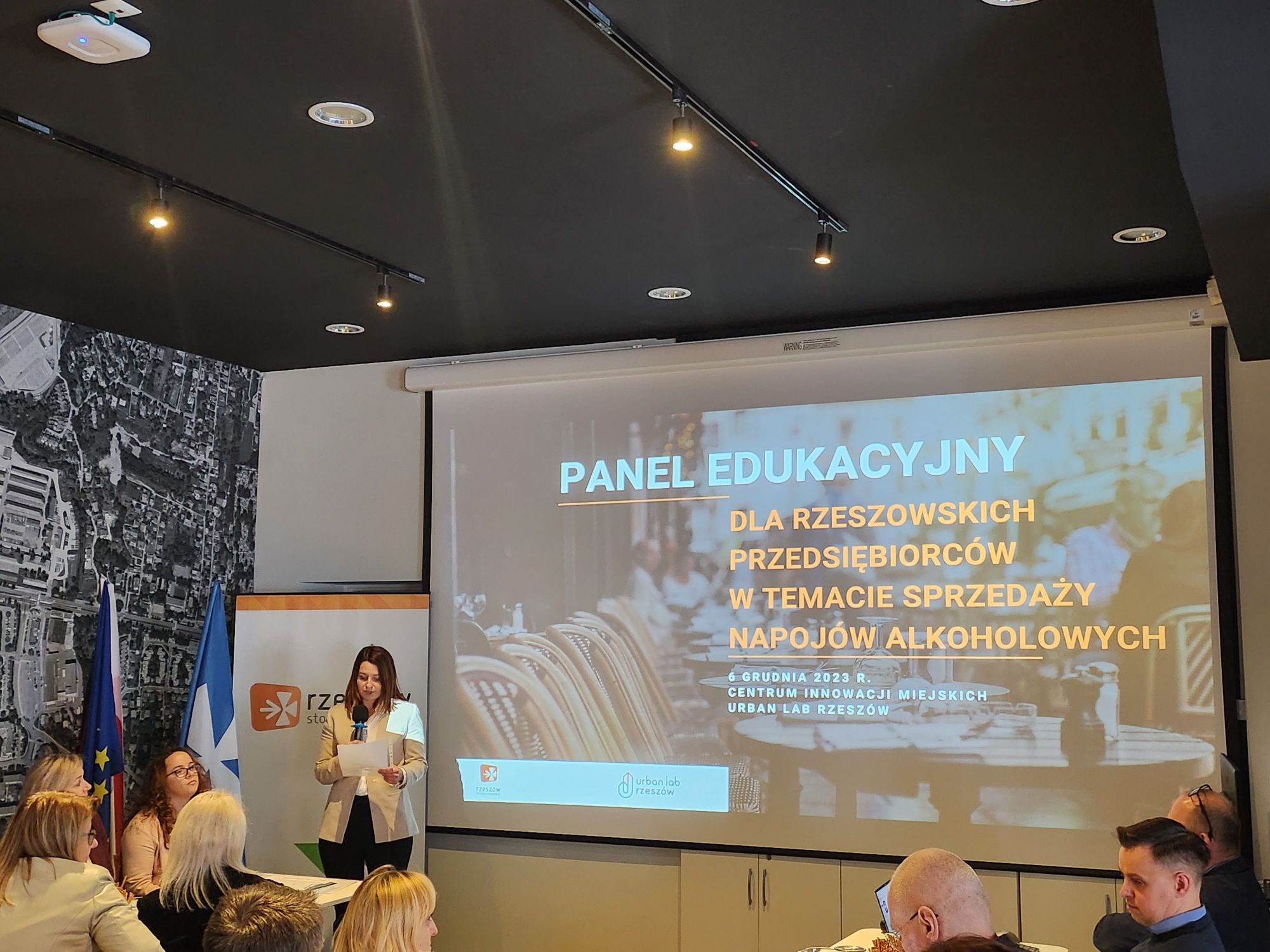 Spotkanie szkoleniowe dla przedsiębiorc&oacute;w prowadzących punkty sprzedaży napoj&oacute;w alkoholowych na terenie miasta Rzeszowa