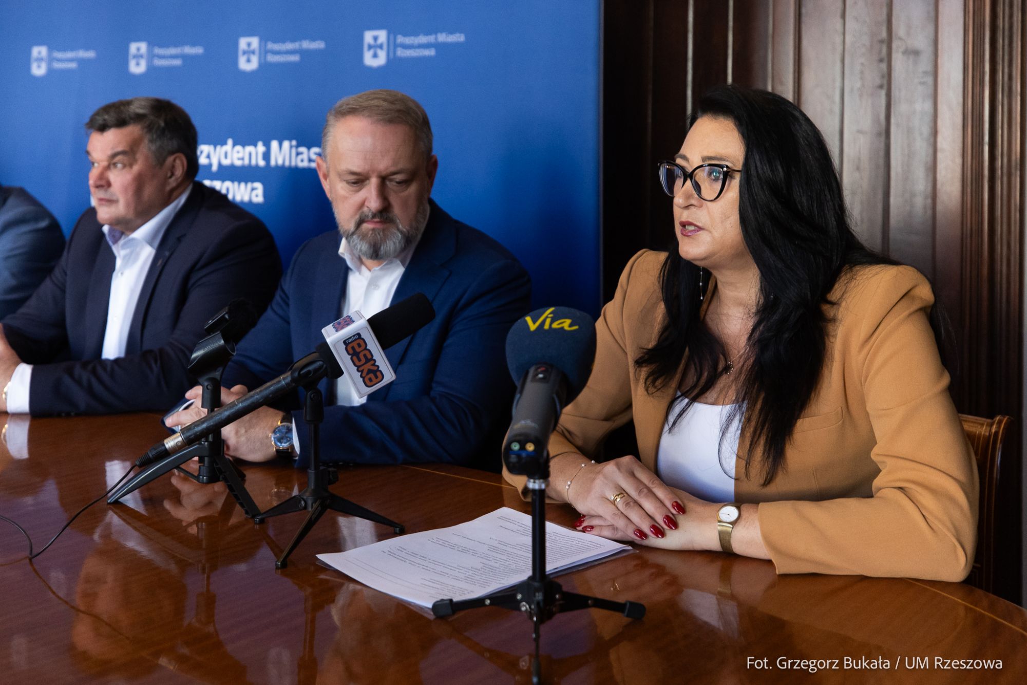 Podpisanie umowy na modernizację budynku III LO w Rzeszowie. Fot. Grzegorz Bukała / Urząd Miasta Rzeszowa.