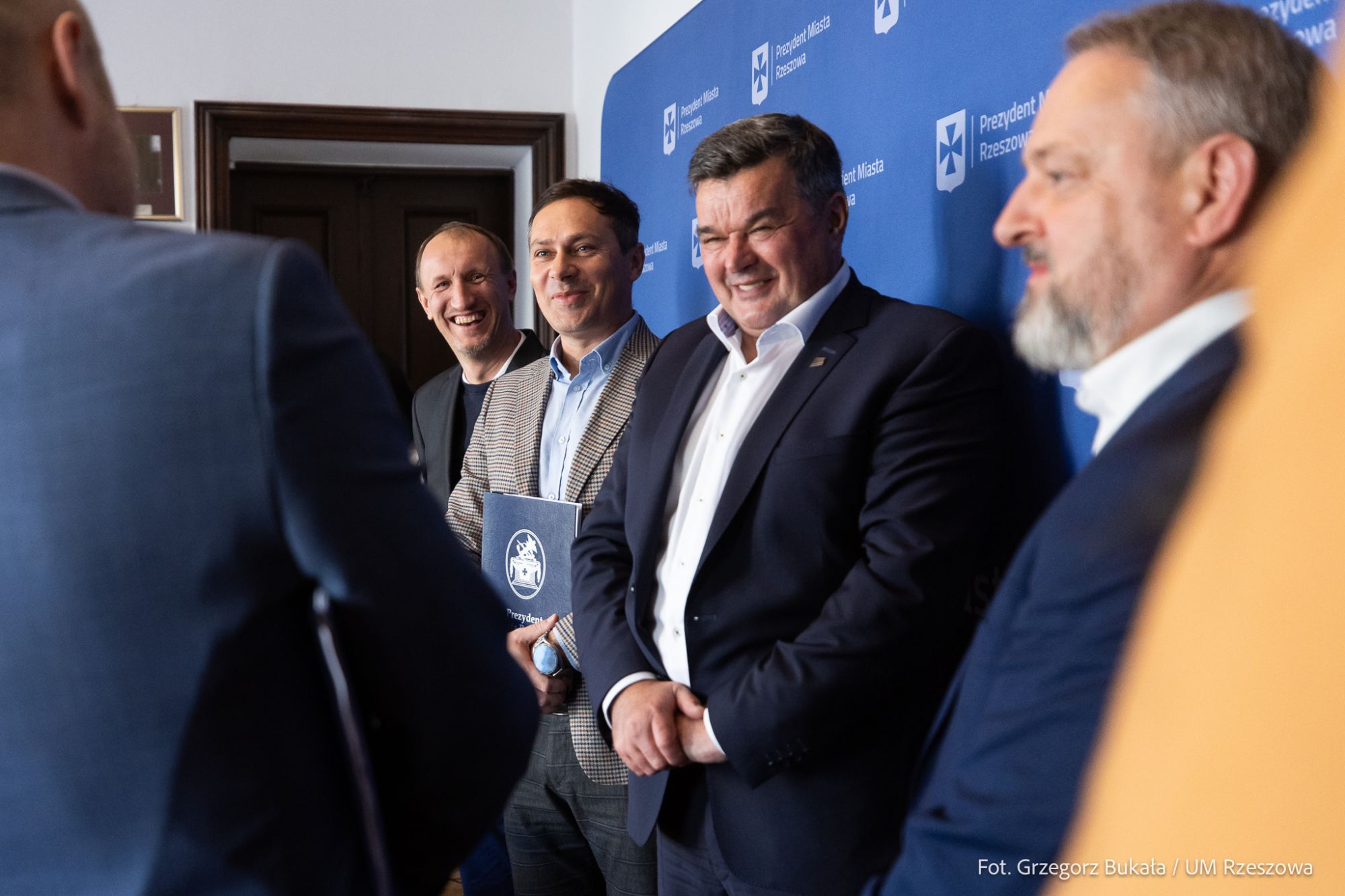 Podpisanie umowy na modernizację budynku III LO w Rzeszowie. Fot. Grzegorz Bukała / Urząd Miasta Rzeszowa.