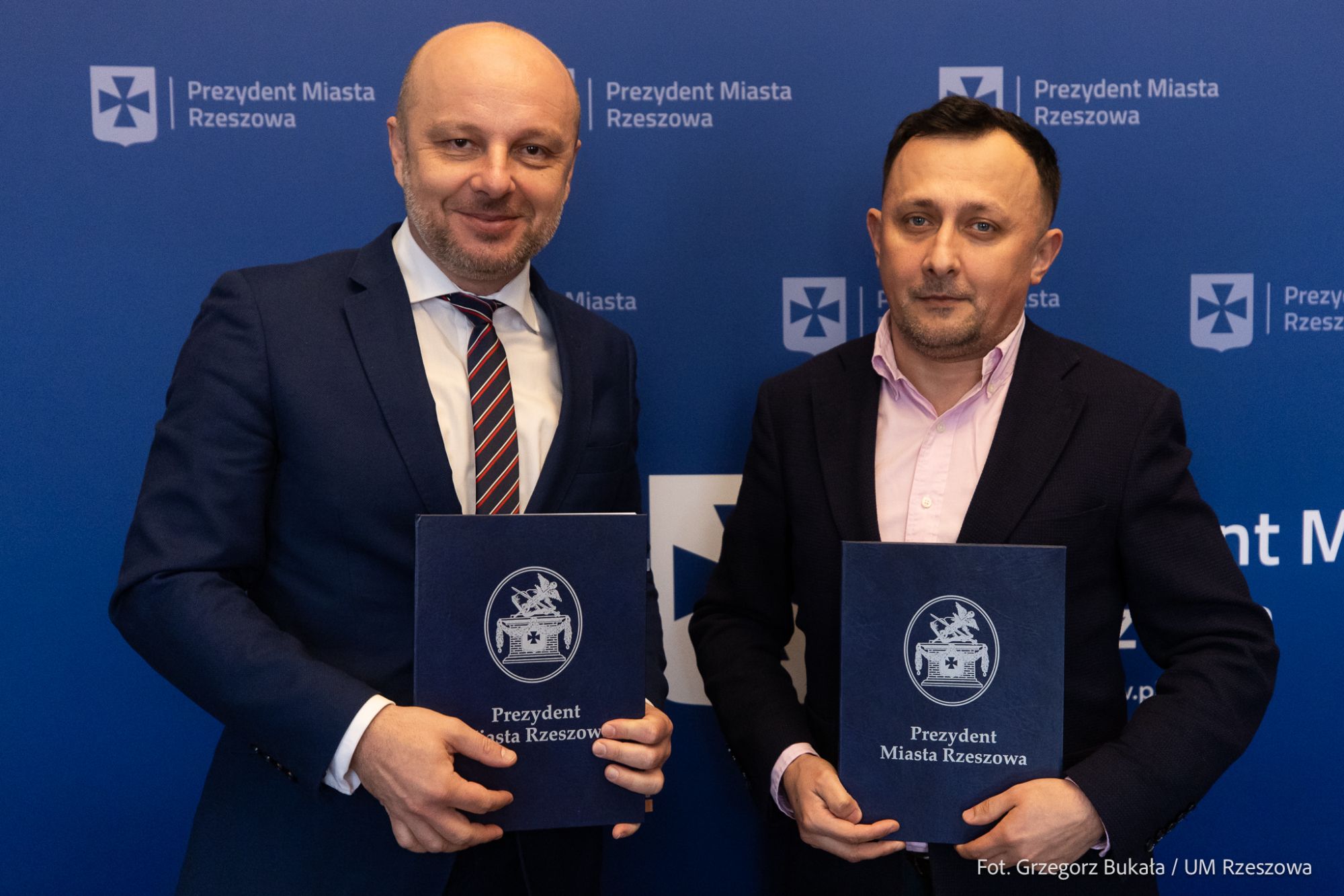 Podpisanie umowy na rozbudowę odcinka ul. Załęskiej, fot. Grzegorz Bukała / Urząd Miasta Rzeszowa